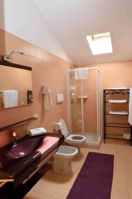 Hotel Residenza Alighieri Бардолино Экстерьер фото
